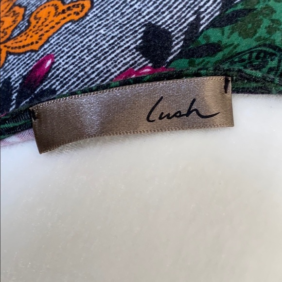 Multi-colored short summer dress. Size small. - Picture 4 of 4